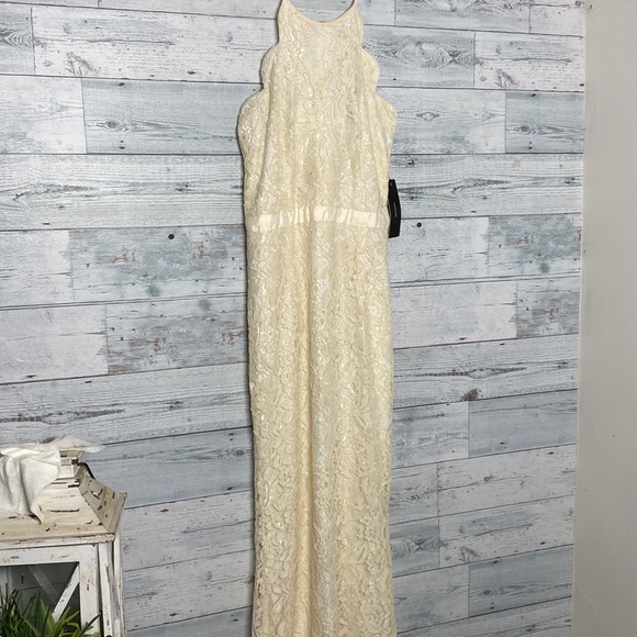 NWT Gorgeous Lulus Zenith Cream Lace Gown Size M - Picture 7 of 15
